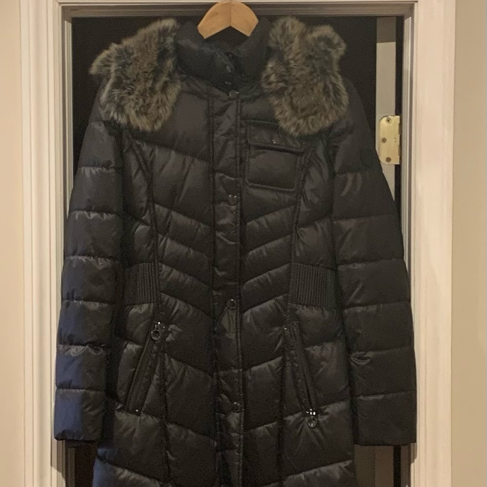 Women’s hooded faux fur puffer coat